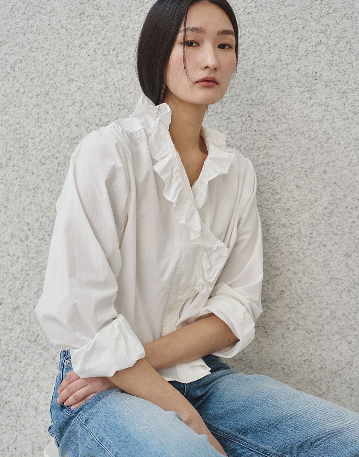 디그(DIGUE) peony frill collar BL