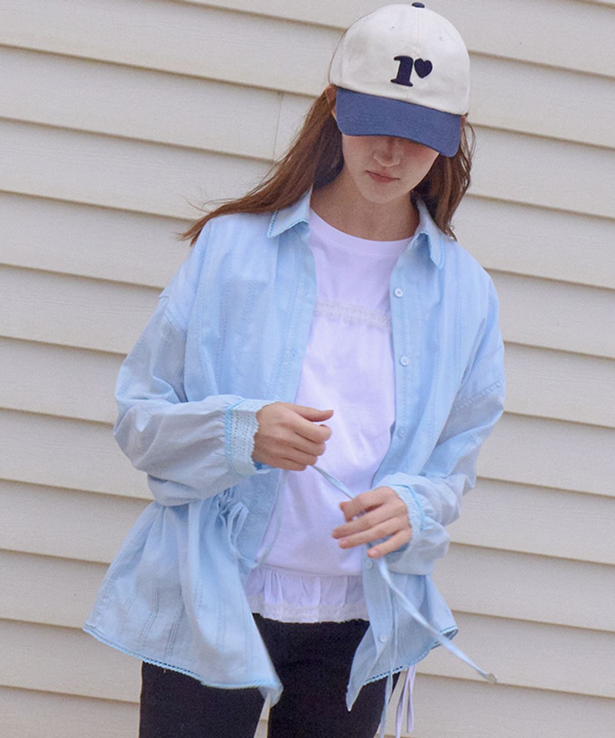론론(RONRON) DRAWSTRING WAIST TORCHON LACE FRILL SHIRT SOFT BLUE