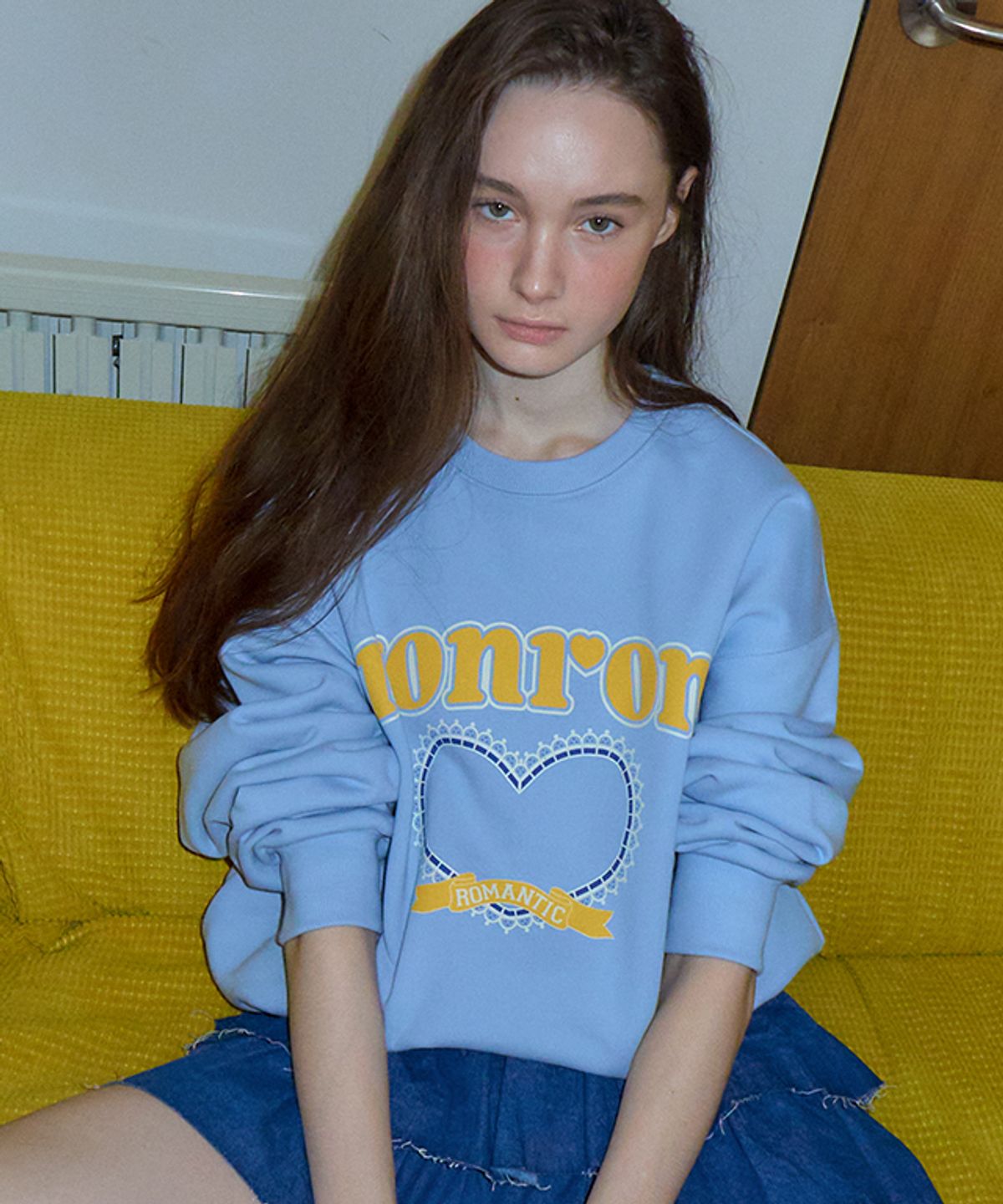론론(RONRON) LACE HEART GRAPHIC SWEATSHIRTS SKY