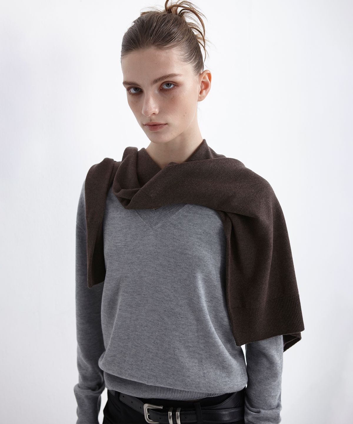 이안조(EAN JO) JANE WHOLEGARMENT V-NECK PULLOVER (GREY)