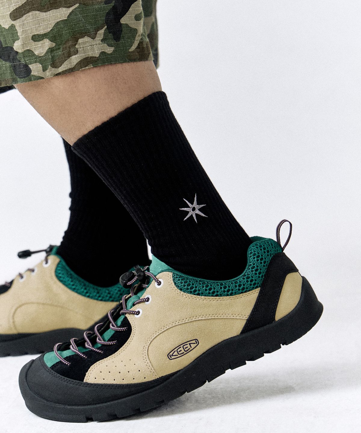 네이키드블러드(NAKEDBLOOD) FLARE LOGO SOCKS BLACK