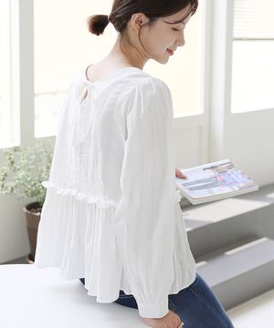 앞뒤 2WAY 연출 셔링러플디테일 긴팔 블라우스