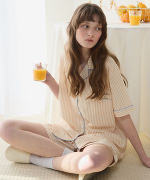 버터옐로 스트라이프 반팔 카라 투피스 잠옷 세트