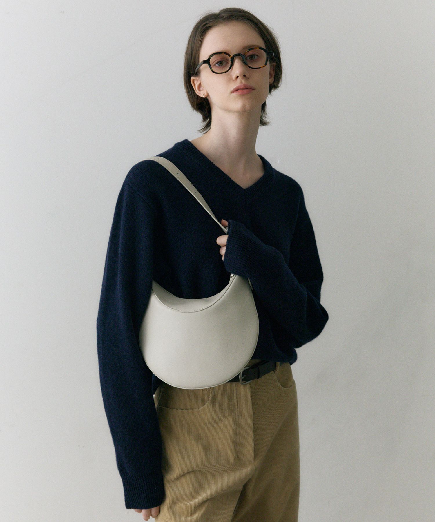 OSTKAKA | Slouchy Mini Hobo Ivory [正規品/関税込] MUSINSA公式 | OSTKAKA Slouchy Mini Hobo Ivory