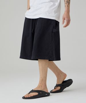 데미지 피그먼트 버뮤다 팬츠 블랙