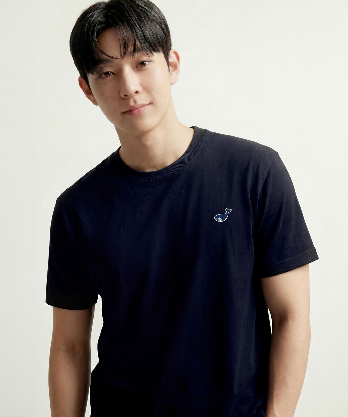 옥스타(OKSTAR) 미니 웨일 자수 반팔티