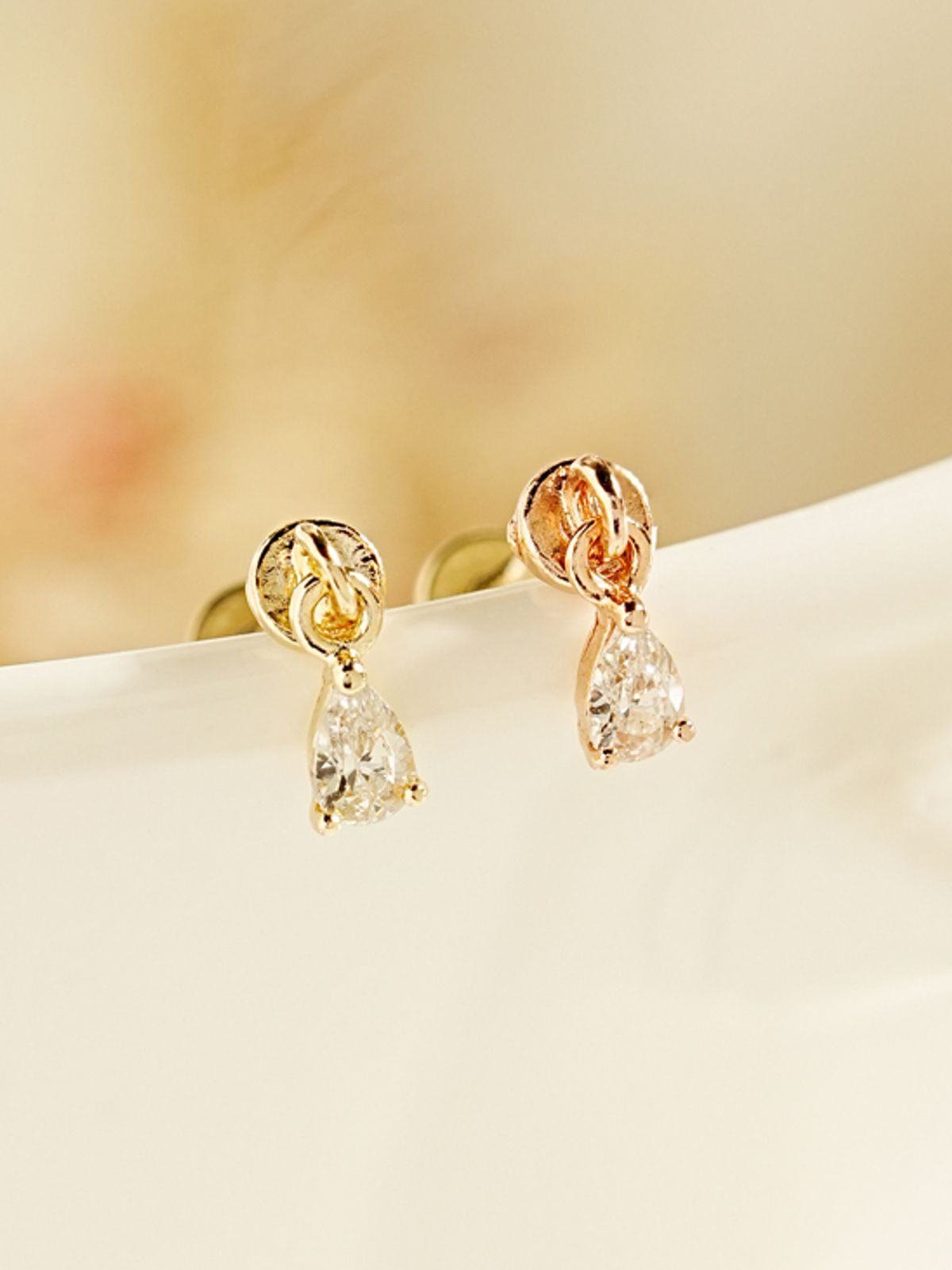 미니멀피어싱(MINIMALPIERCING) 14K 인터널 타이니 물방울 큐빅 드롭 라블렛 피어싱 귀걸이