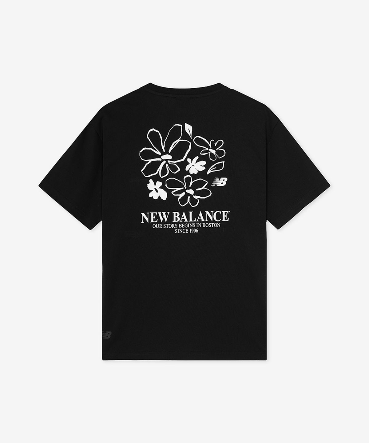 뉴발란스(NEW BALANCE) NBNEGCO204 / UNI 플라워 일러스트 반팔티 (BLACK)