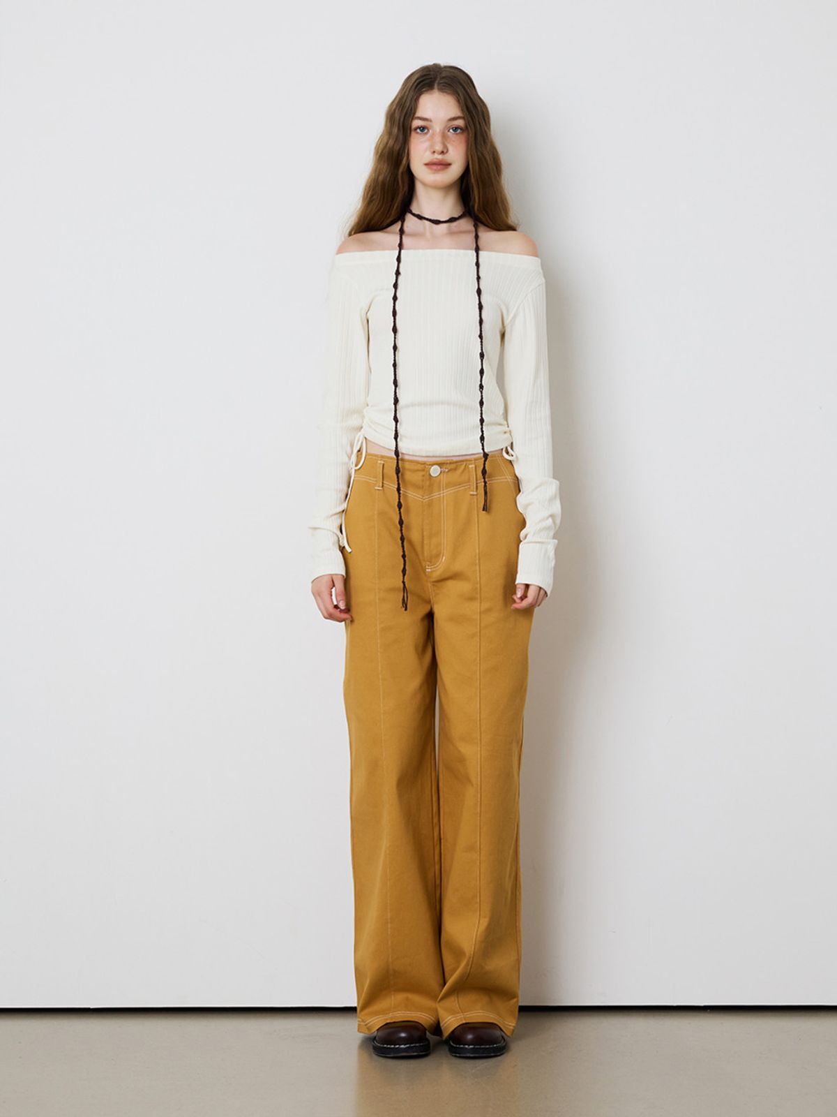 민더리(MEENDERI) SHIRRING OFF-SHOULDER TOP - IVORY
