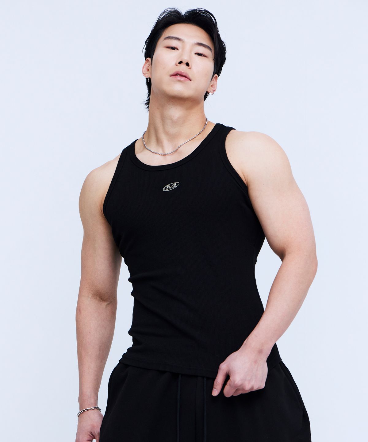미학(MIHAK) 메탈 로고 머슬 탱크탑 (BLACK)