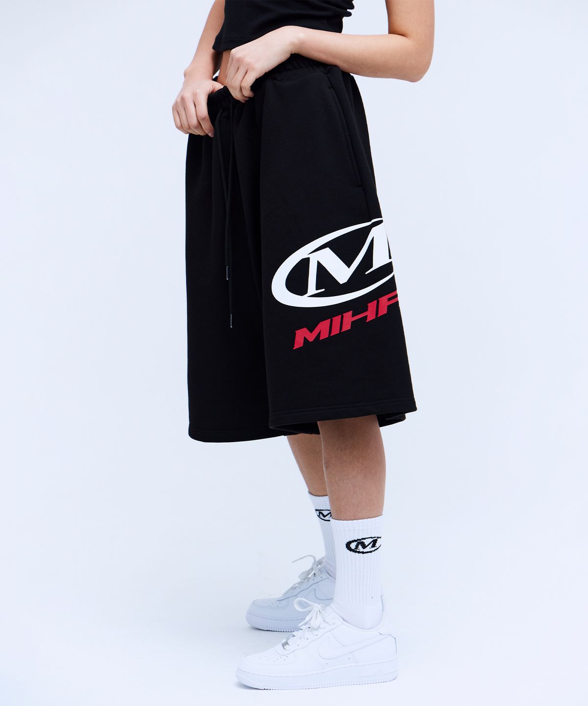 미학(MIHAK) 사이드 빅 로고 버뮤다 팬츠 (BLACK)