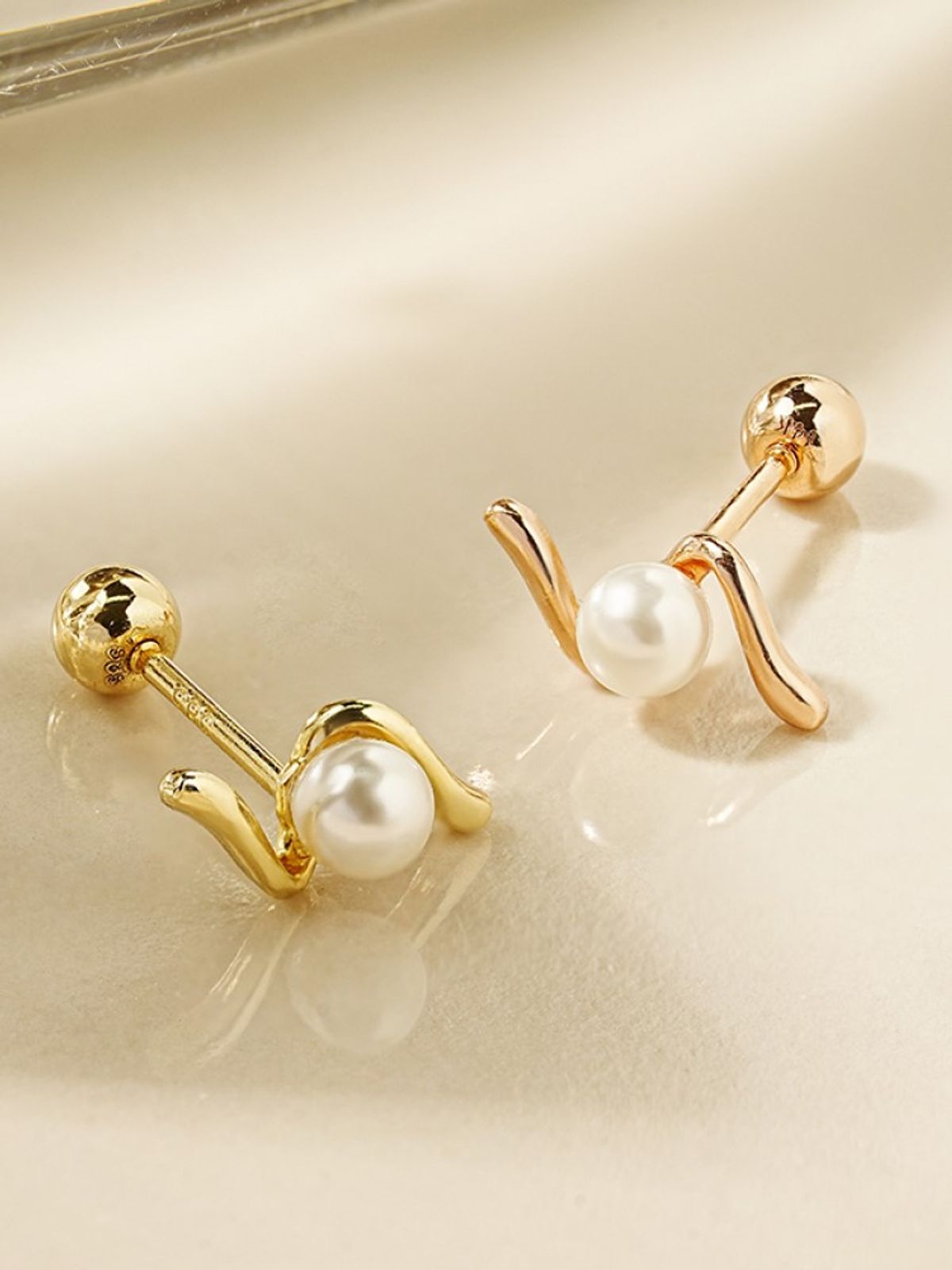 미니멀피어싱(MINIMALPIERCING) 14K 트위스터 진주 피어싱 귀걸이