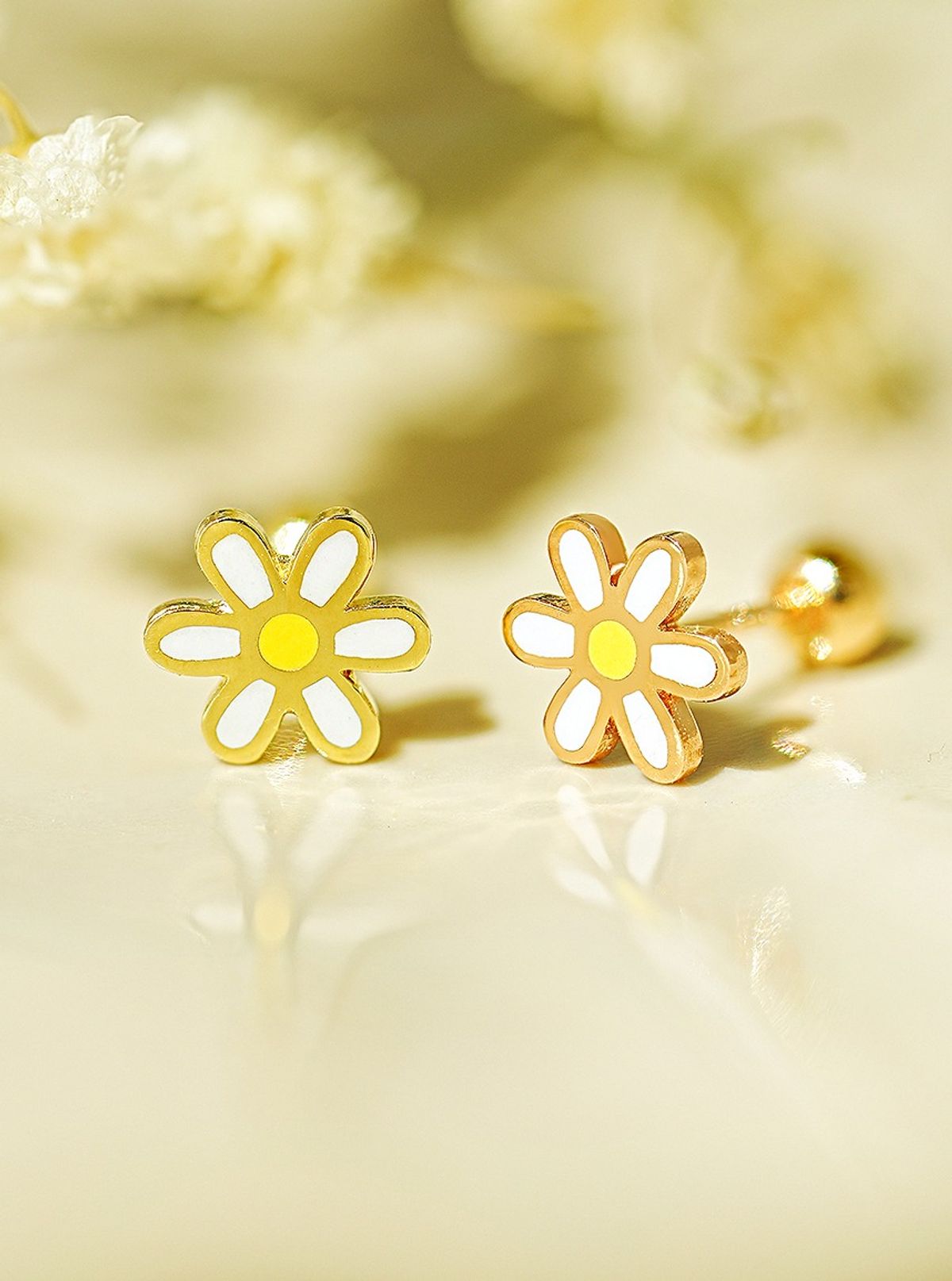 미니멀피어싱(MINIMALPIERCING) 14K 에나멜 심플 데이지 피어싱 귀걸이