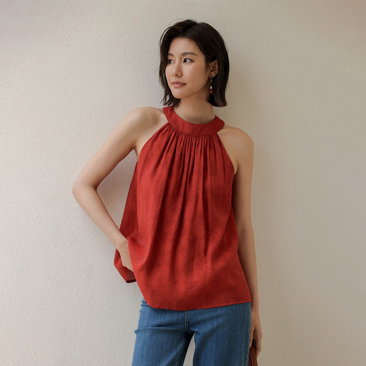 랭썬(LANGSON) LS_Red halterneck vest top