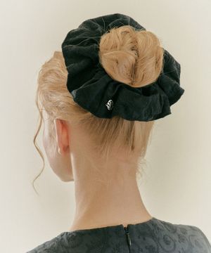 PAISLEY EMBROIDERY SCRUNCHIE_Black