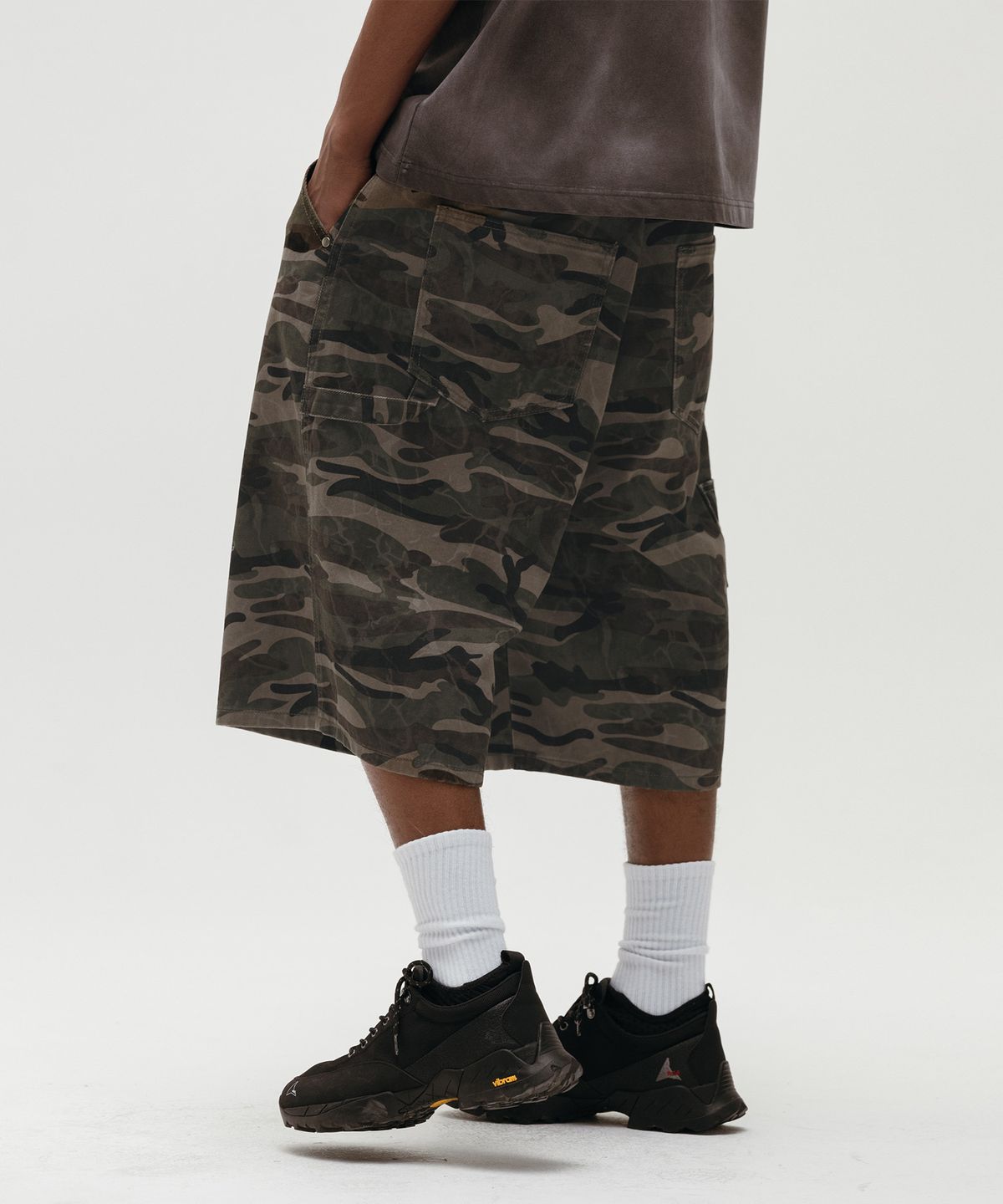 카네이테이(KANEITEI) BERMUDA CAMO SHORTS (CAMO)