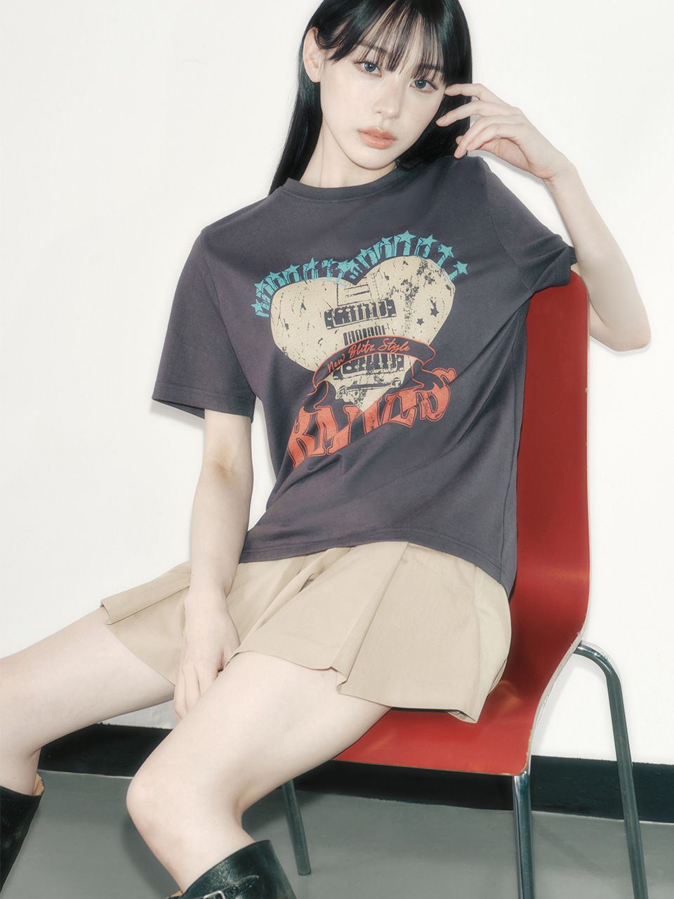 레이브(RAIVE) Heart Ravers Graphic T-Shirt VW5ME602_2color