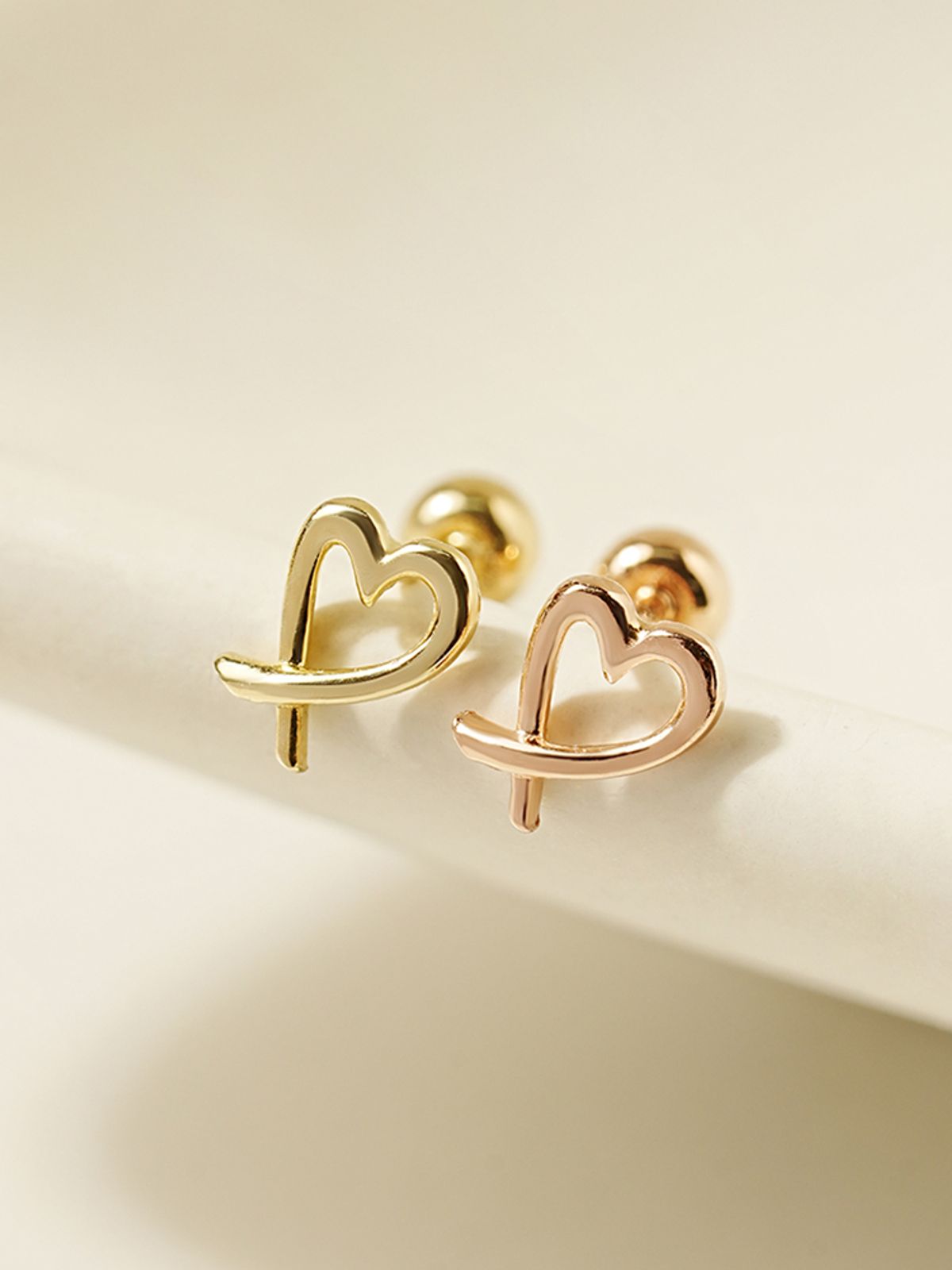 미니멀피어싱(MINIMALPIERCING) 14K 라인 하트 쉐입 피어싱 귀걸이