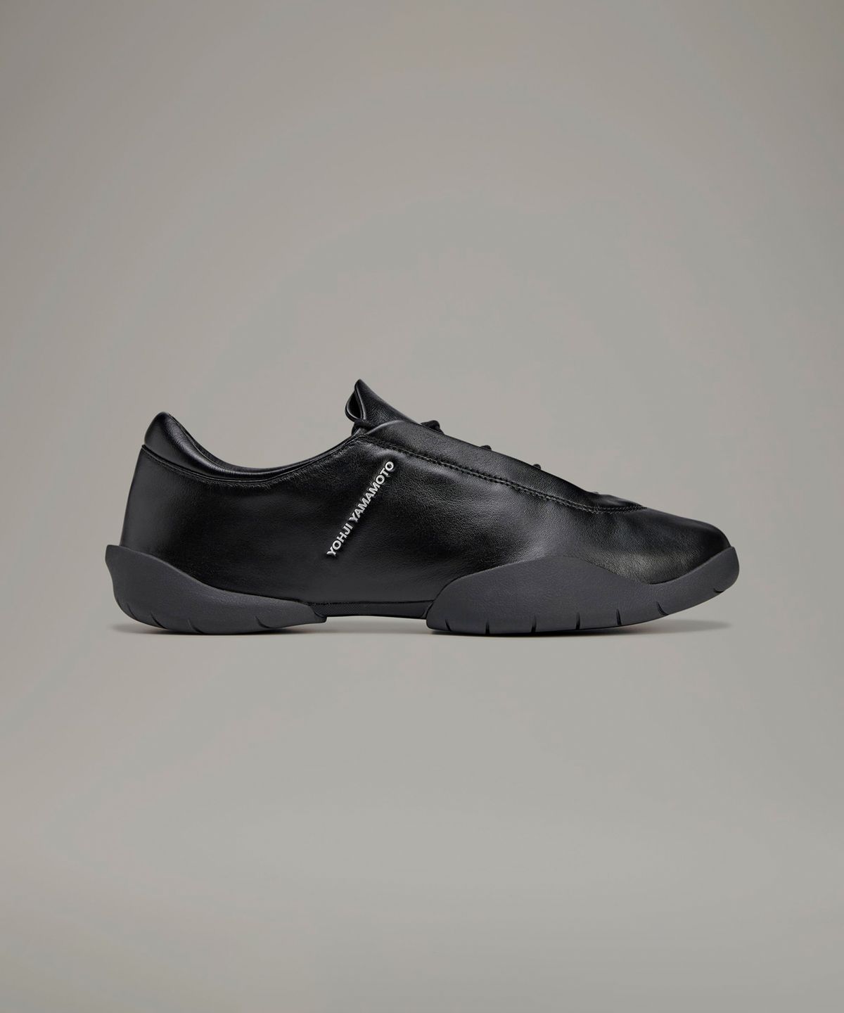와이쓰리(Y-3) Y-3 REGU - 블랙 / JS1116