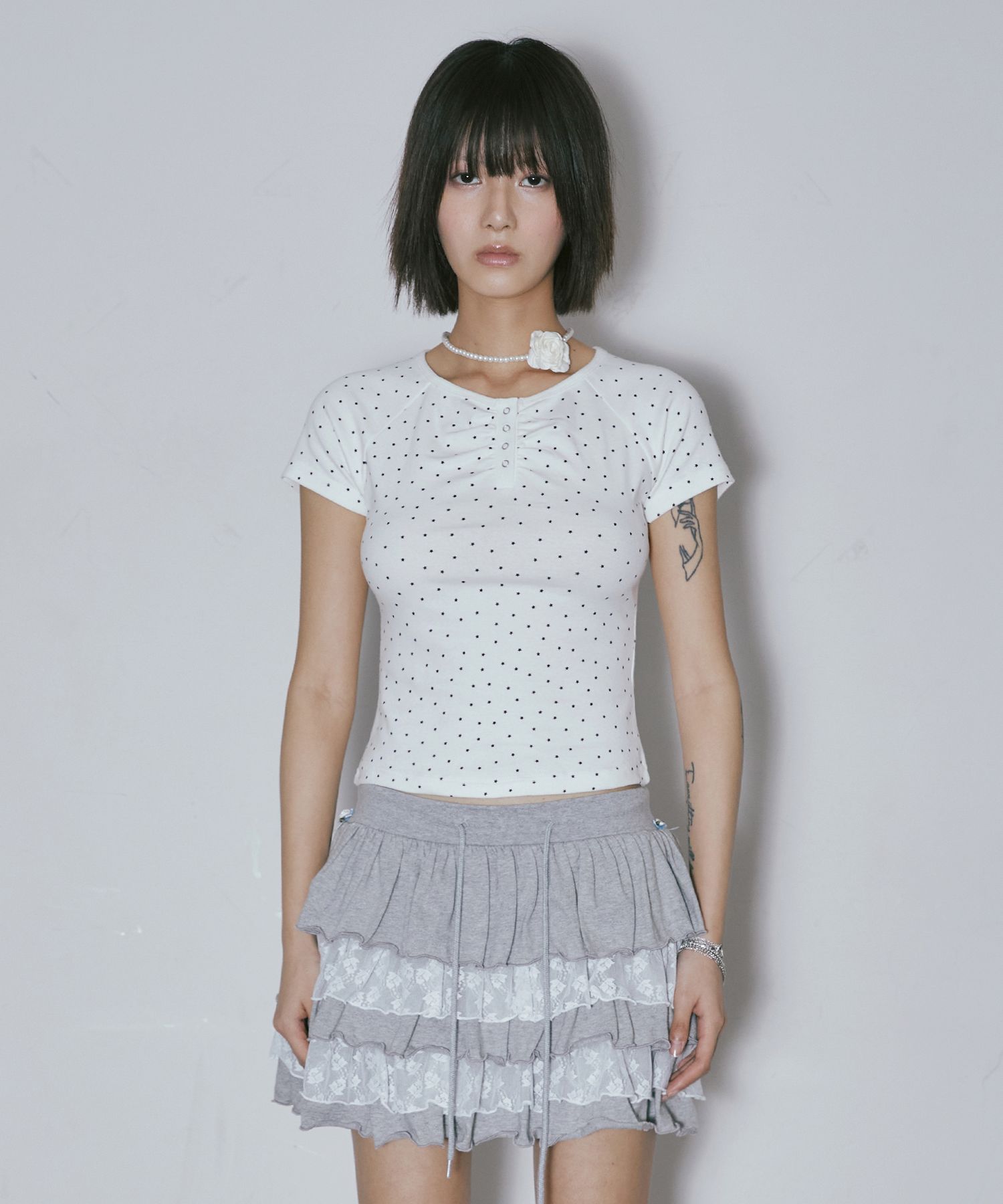 【NIIER NOR】SHIRRING STAR BUTTON DOWN TEE MUSINSA | NIIER NOR SHIRRING STAR BUTTON DOWN TEE_IVORY