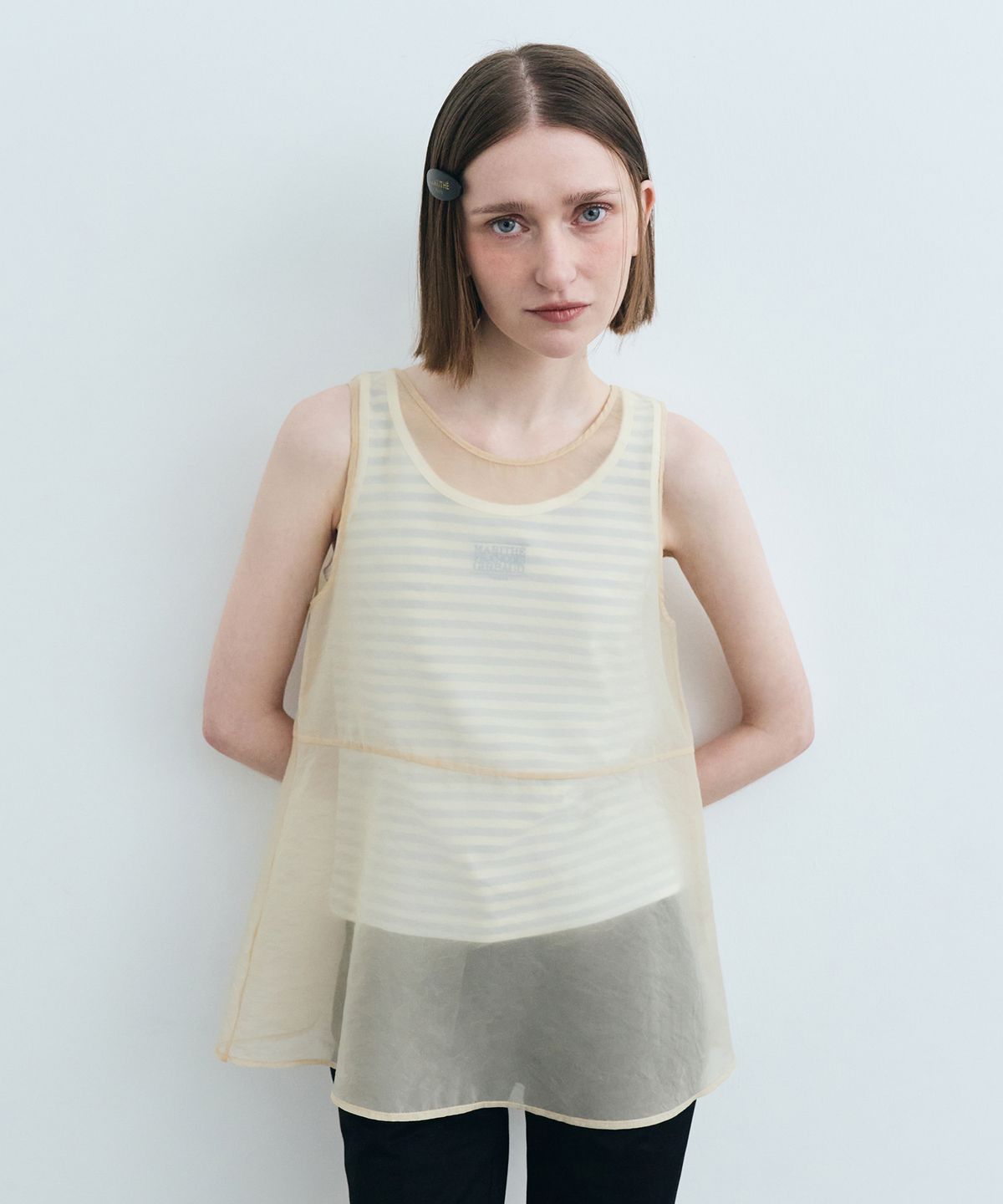 마리떼 프랑소와 저버(MARITHÉ + FRANҪOIS GIRBAUD) W SHEER SLEEVELESS TOP light beige