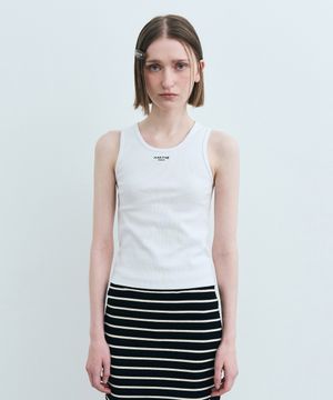 W U NECK SLEEVELESS white