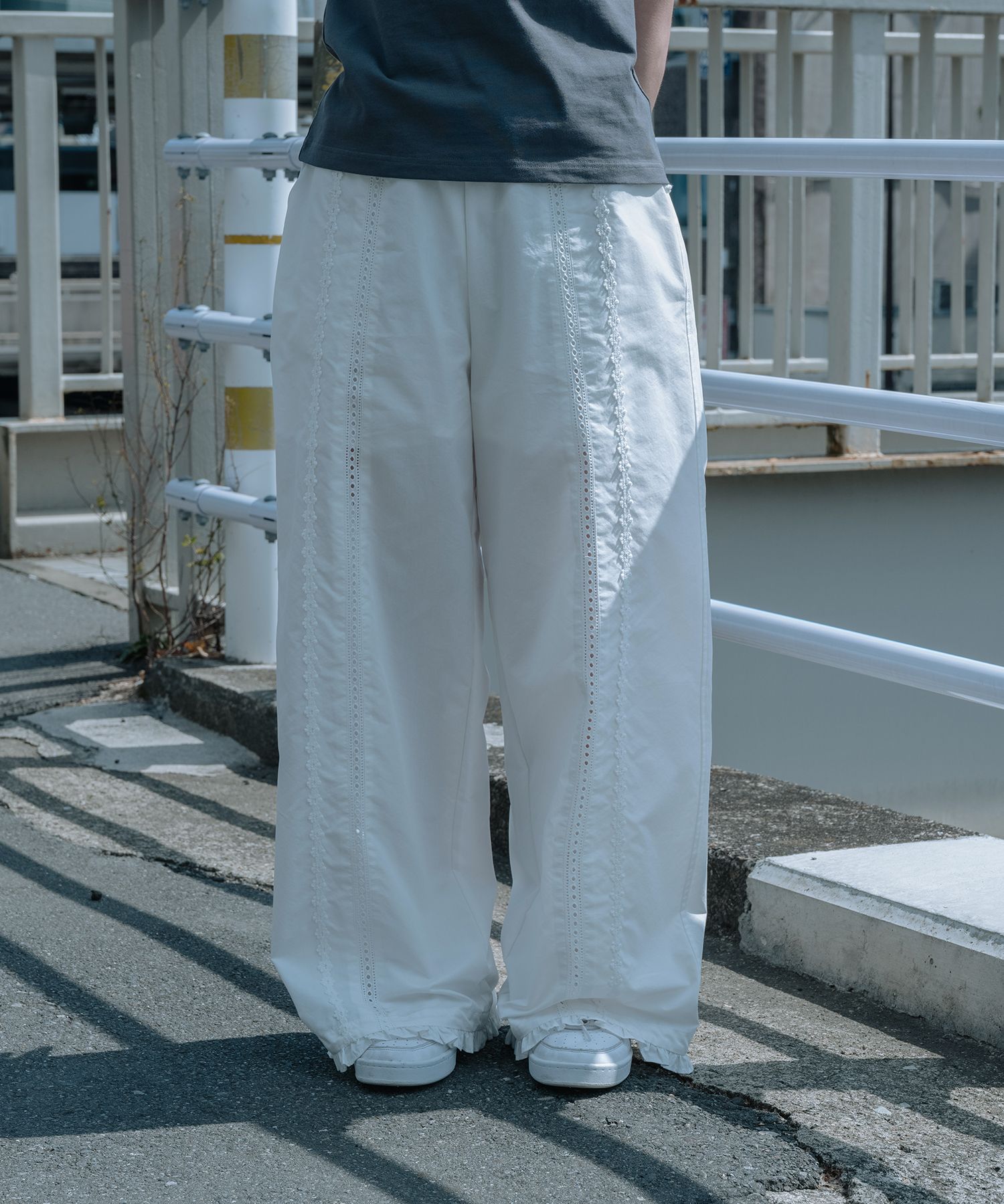 OHESHIO オヘシオ　FRILL WIDE PANTS ホワイト OHESHIO オヘシオ FRILL WIDE PANTS ホワイト OHESHIO オヘシオ