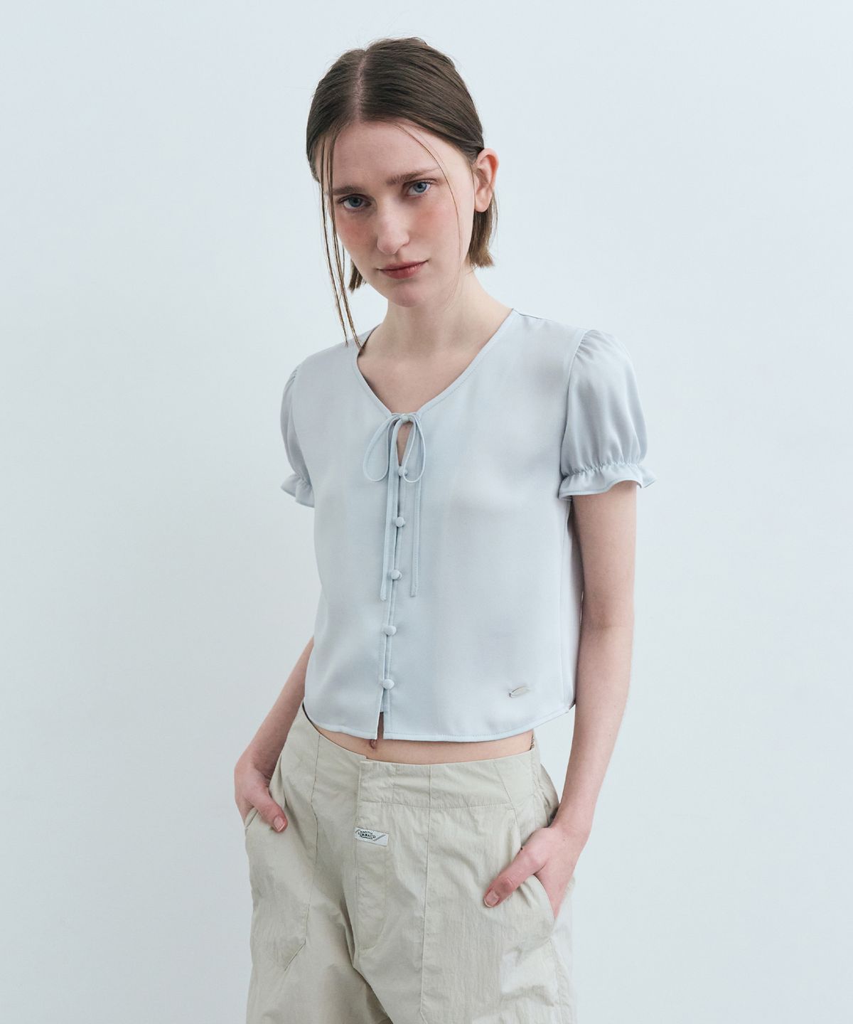 마리떼 프랑소와 저버(MARITHÉ + FRANҪOIS GIRBAUD) W HALF SLEEVE SATIN BLOUSE light blue