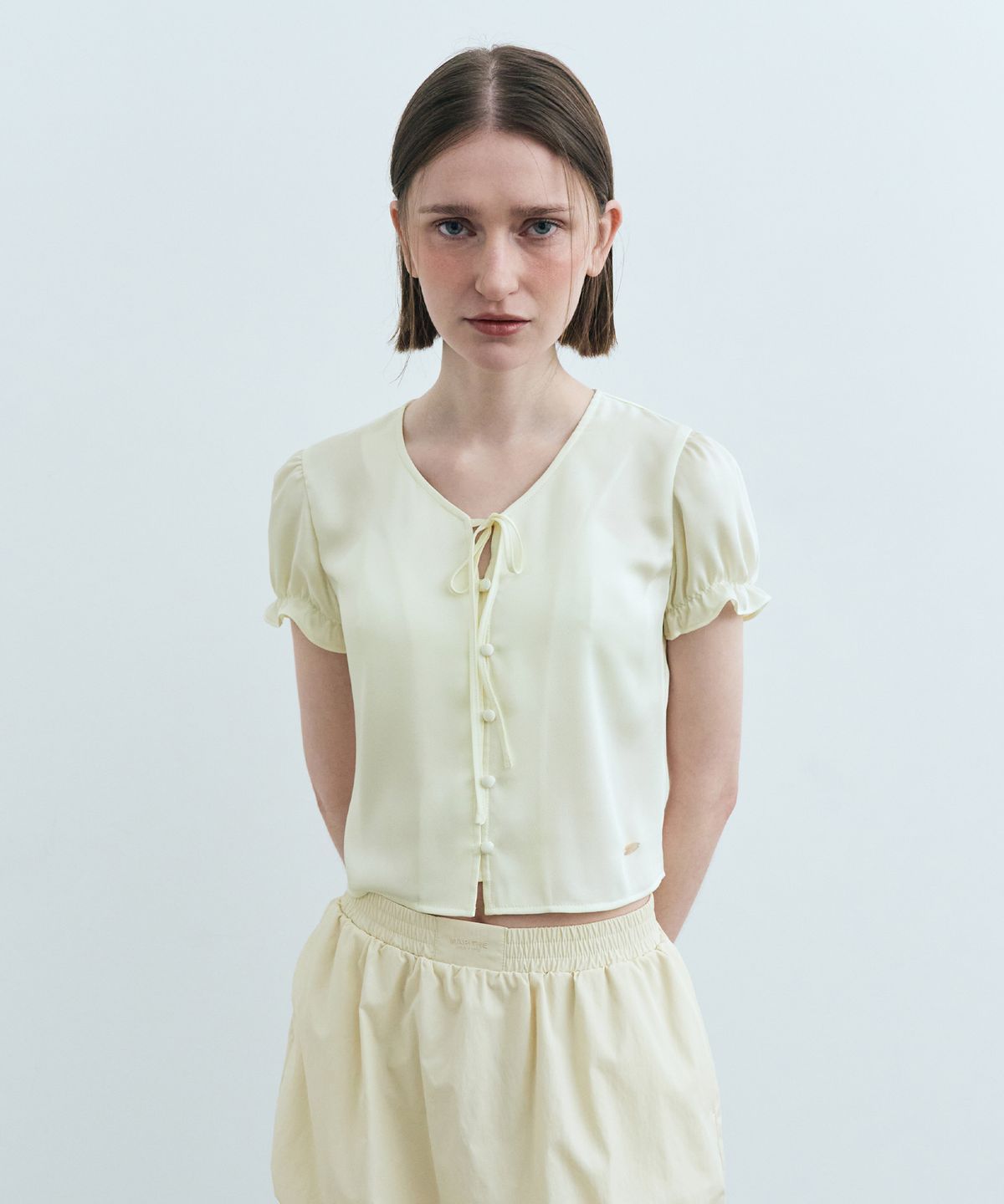 마리떼 프랑소와 저버(MARITHÉ + FRANҪOIS GIRBAUD) W HALF SLEEVE SATIN BLOUSE ivory