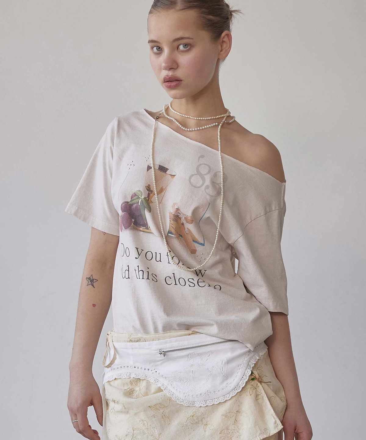 스컬프터(SCULPTOR) 83 Faith Cut Out Tee Dirty White