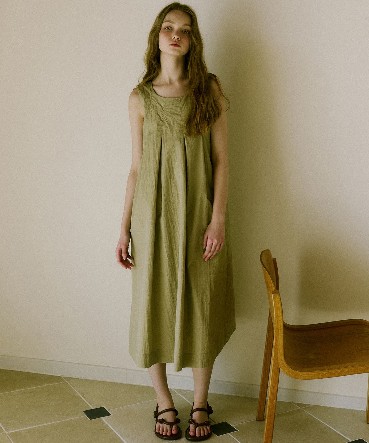 그린버터(GREENBUTTER) Cotton Nylon Pintuck Dress (Beige)