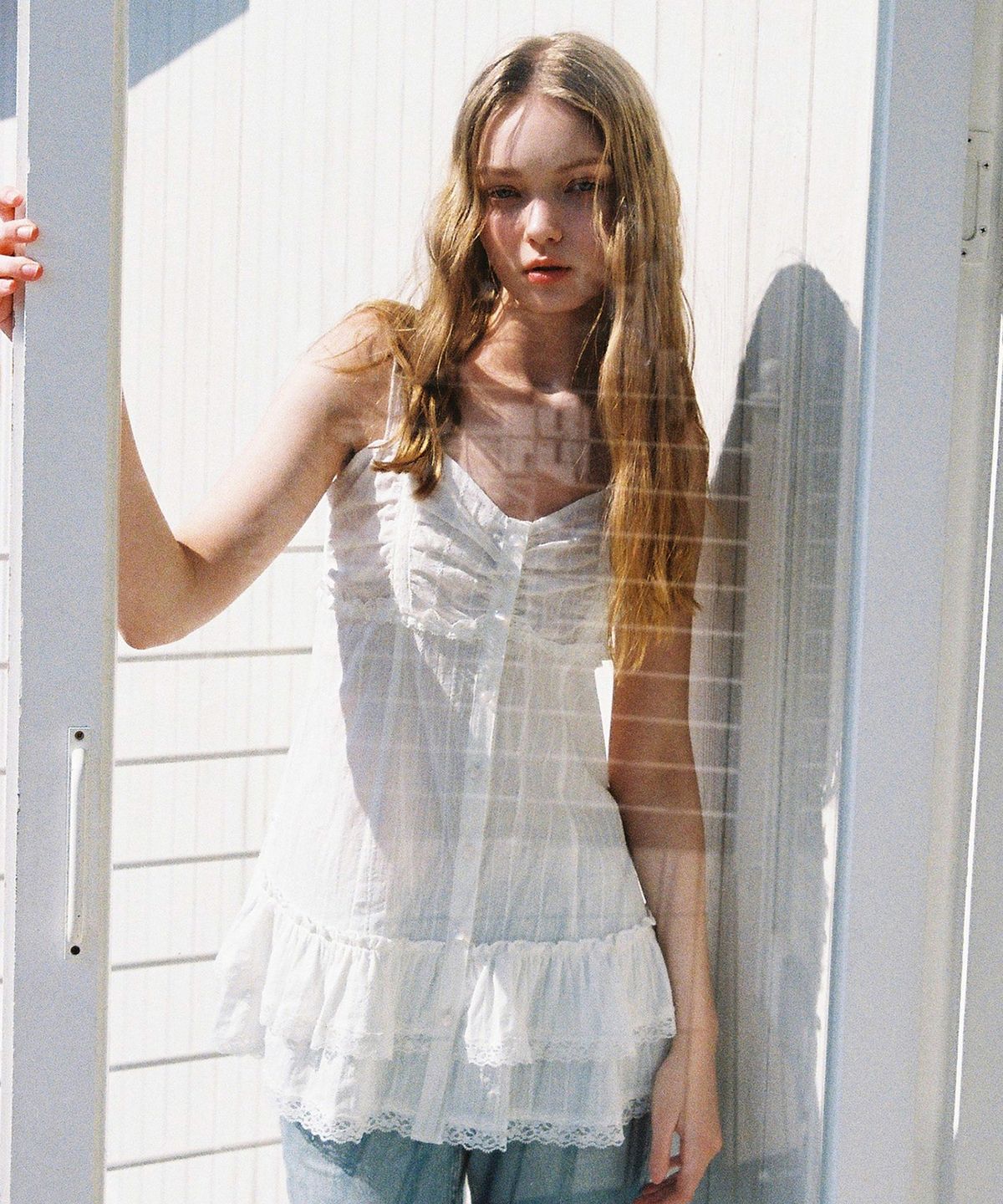 그린버터(GREENBUTTER) Lace Clear Ball Sleeveless (Ivory)