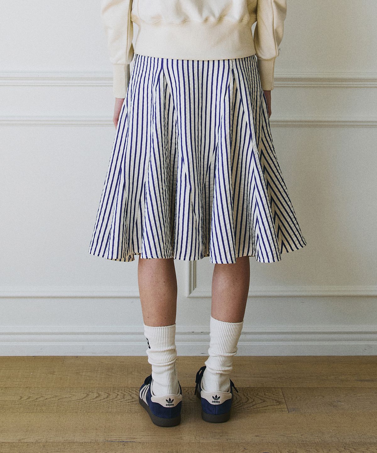그린버터(GREENBUTTER) Flare Stripe Skirt (Blue)