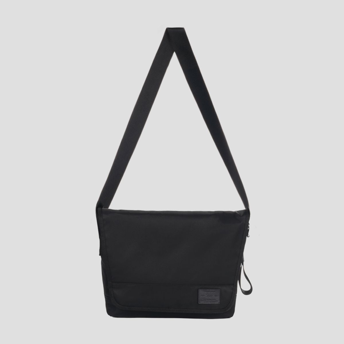 티알브이알(TRVR) Staple Messenger M Black
