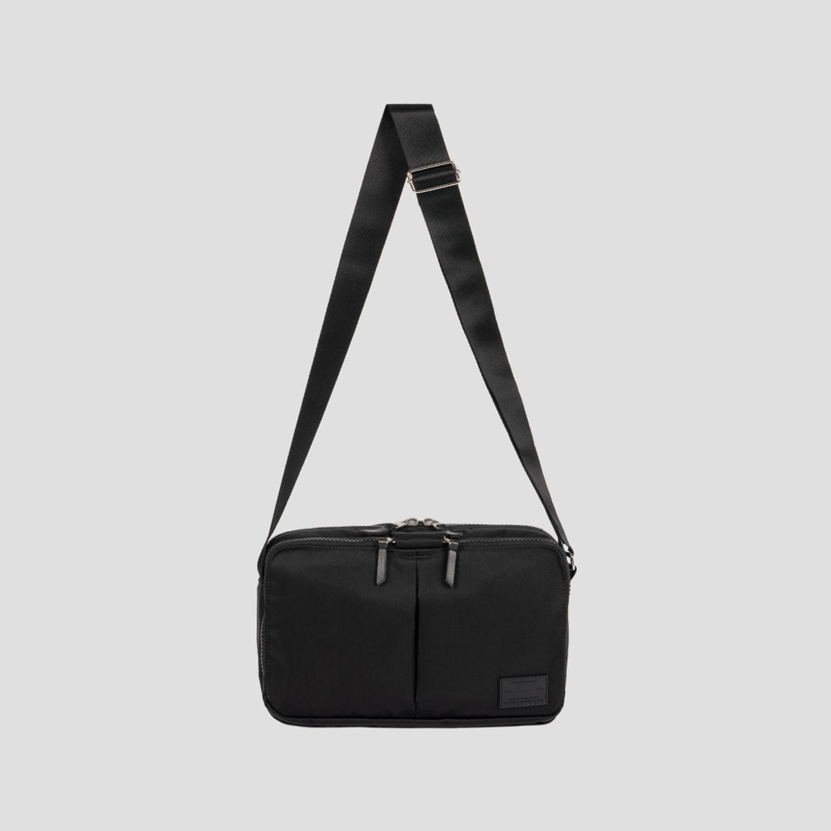 티알브이알(TRVR) Staple Travel Cross M Black