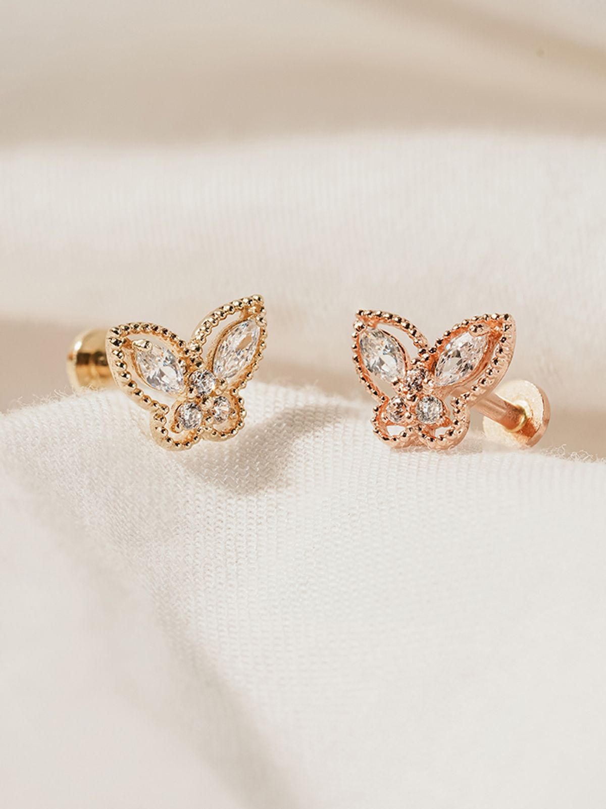 미니멀피어싱(MINIMALPIERCING) 14K 인터널 크리스탈 입체 나비 라블렛 피어싱