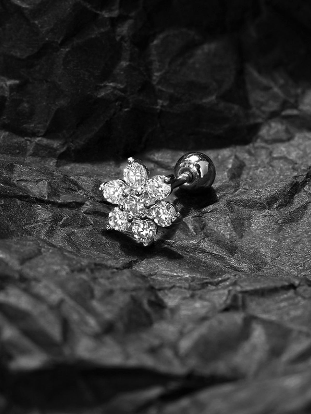 미니멀피어싱(MINIMALPIERCING) 14K 모이사나이트 다이아 러블리 플라워 피어싱 귀걸이