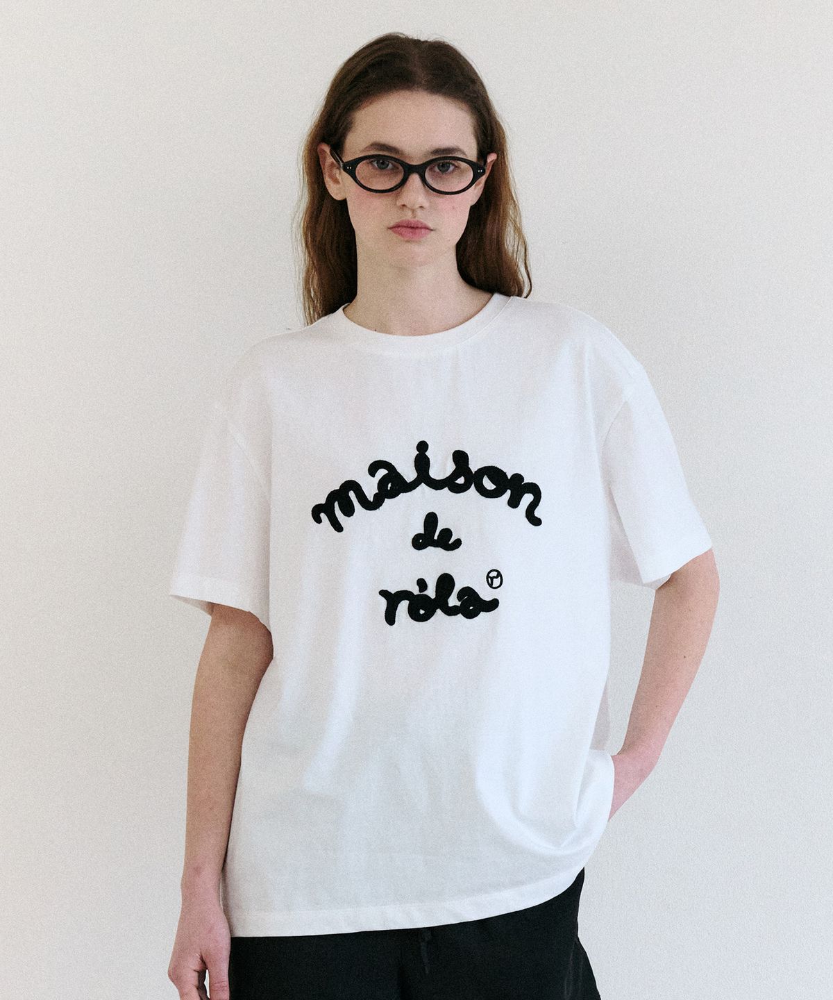 로라로라(ROLAROLA) MAISON DE ROLA EMBROIDERY LOOSE FIT T-SHIRT WHITE