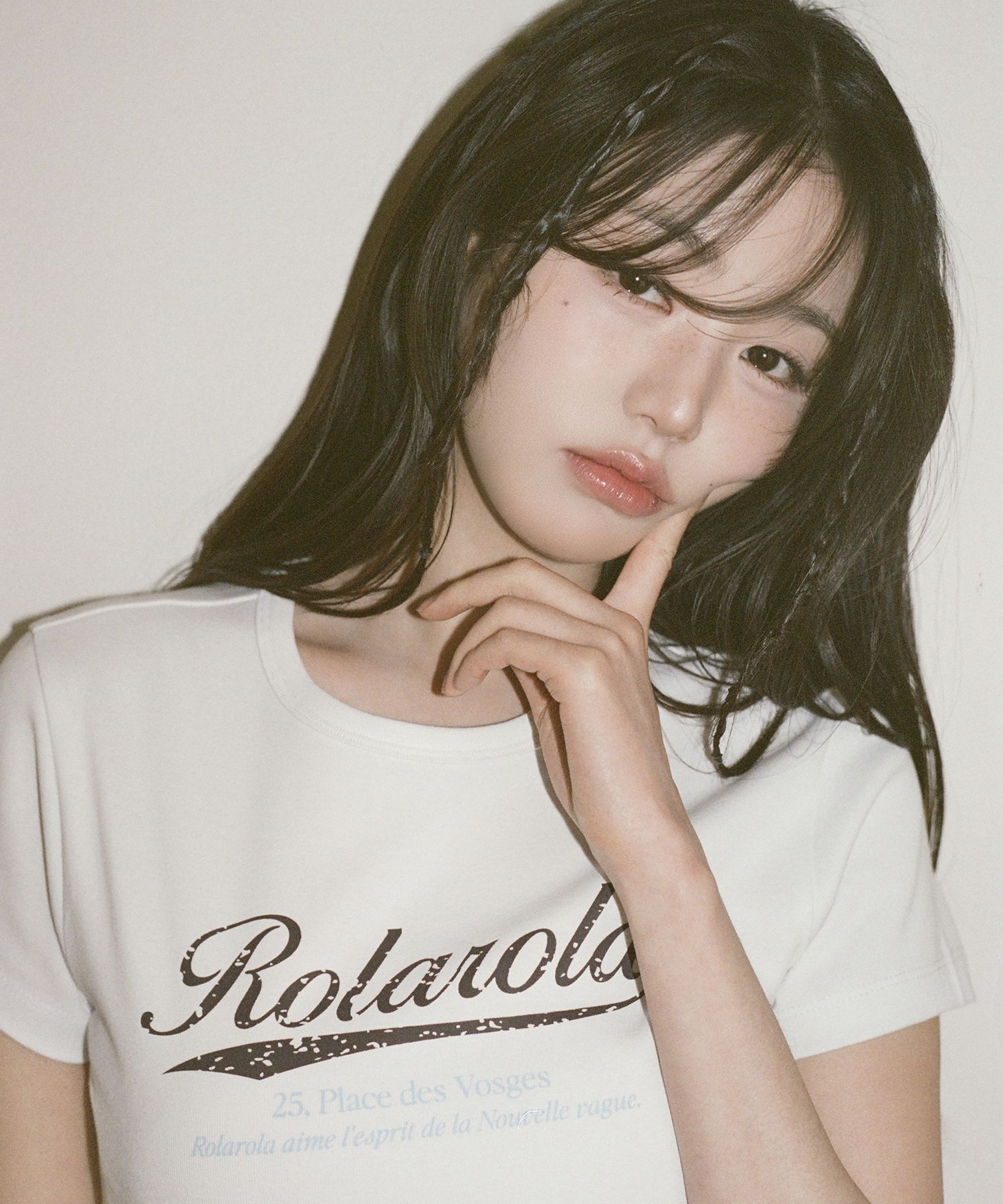 25SS新作韓国イドル着用【ROLAROLA】VINTAGE CRACK LOGO TSHIRT MUSINSA公式 | ROLAROLA VINTAGE CRACK LOGO T-SHIRT WHITE