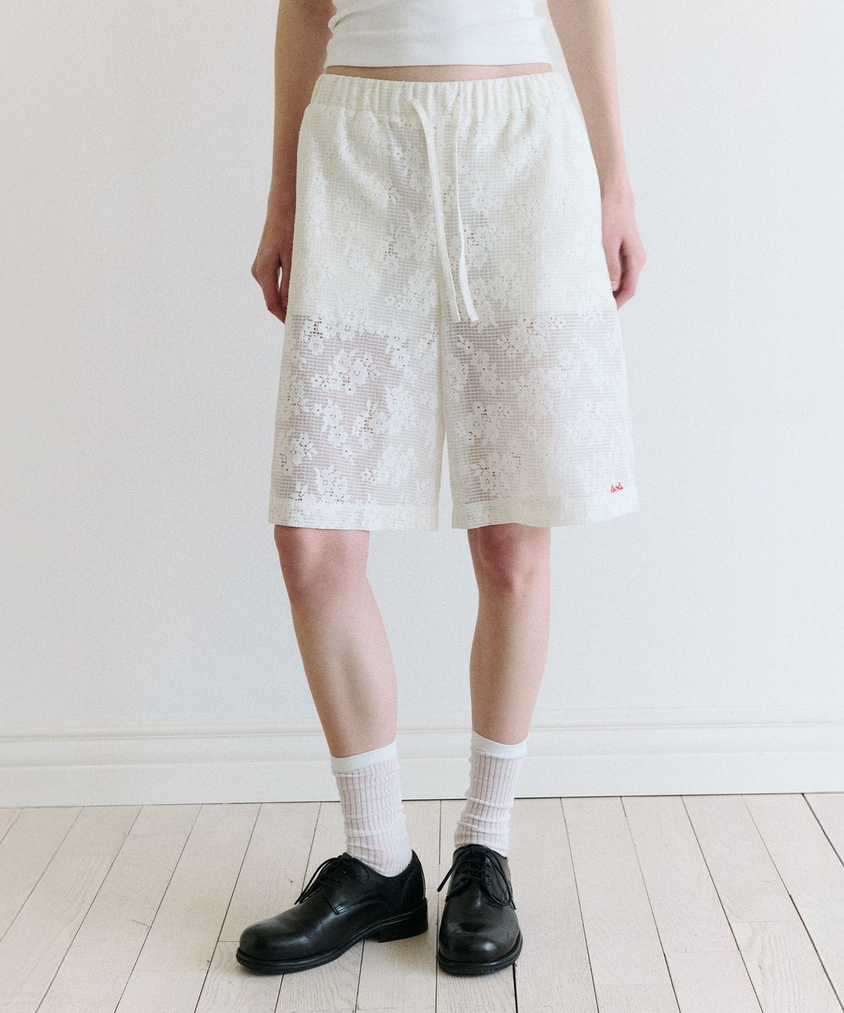 로라로라(ROLAROLA) LACE BERMUDA PANTS IVORY