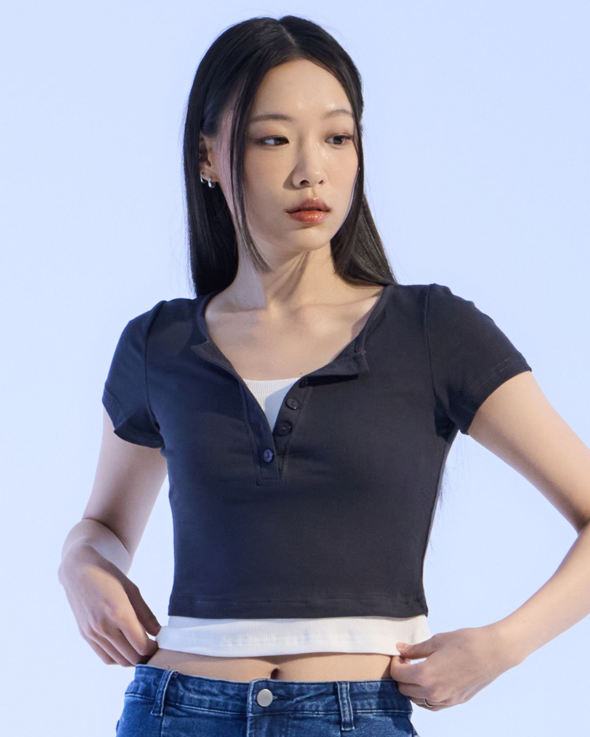 모아(MOAA) Layered Henley Tee (BLACK)