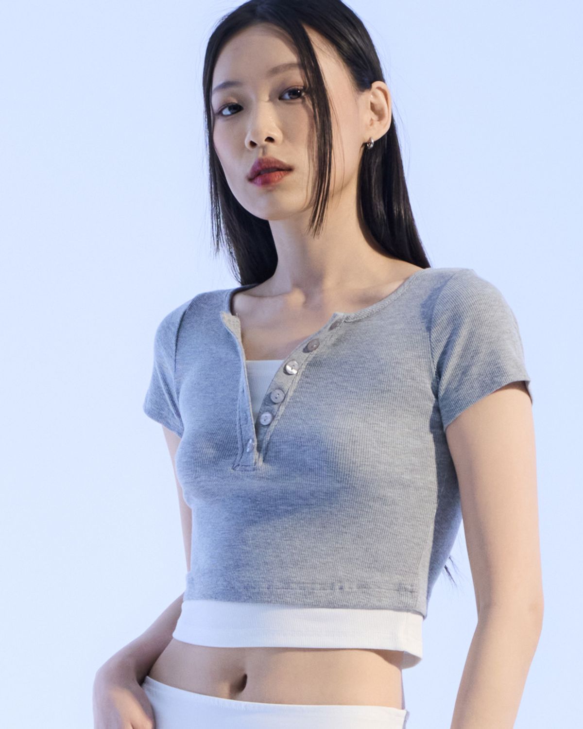 모아(MOAA) Layered Henley Tee (GRAY)
