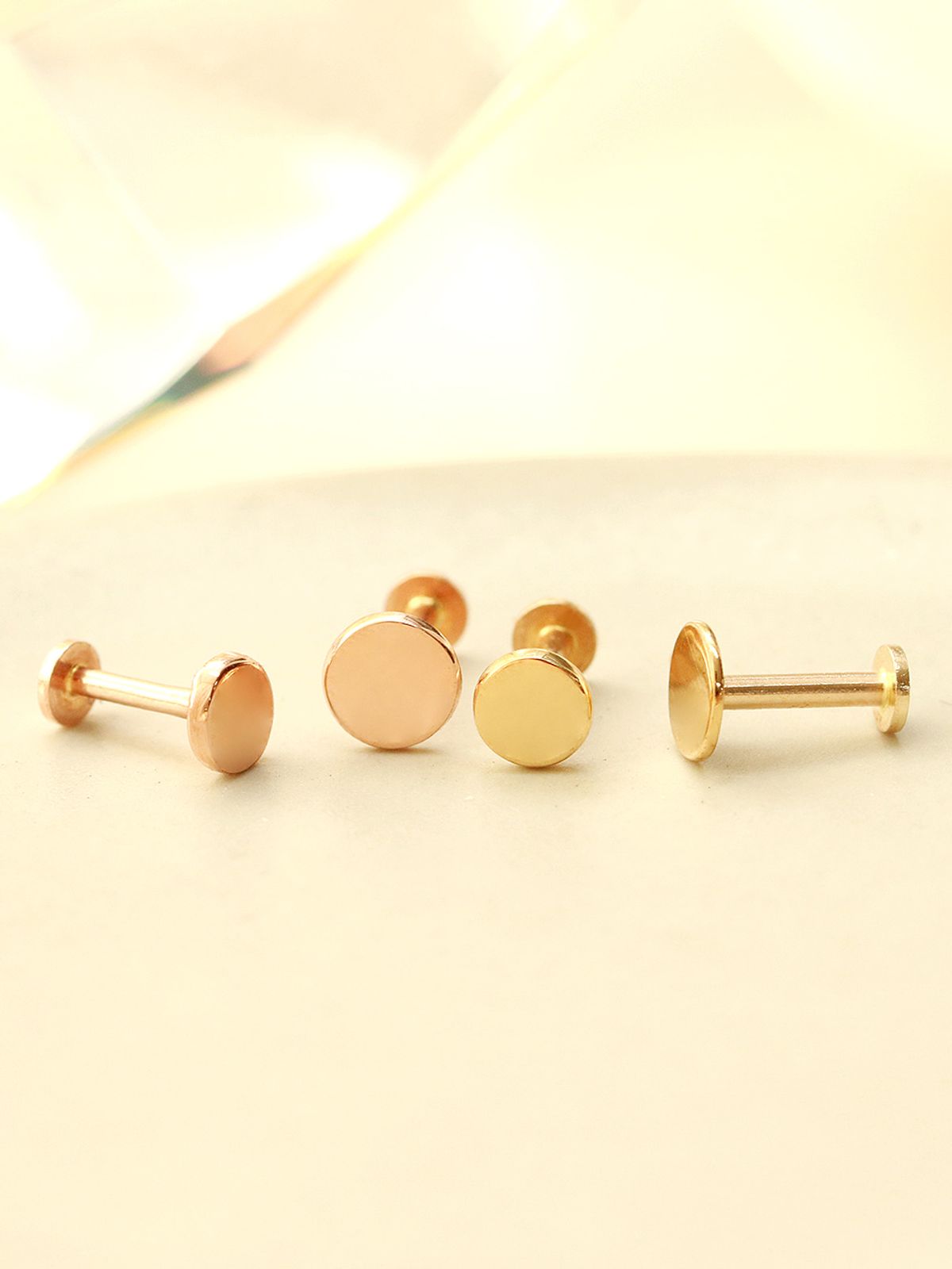 미니멀피어싱(MINIMALPIERCING) 14K 인터널 골드 납작 라운드 라블렛 피어싱