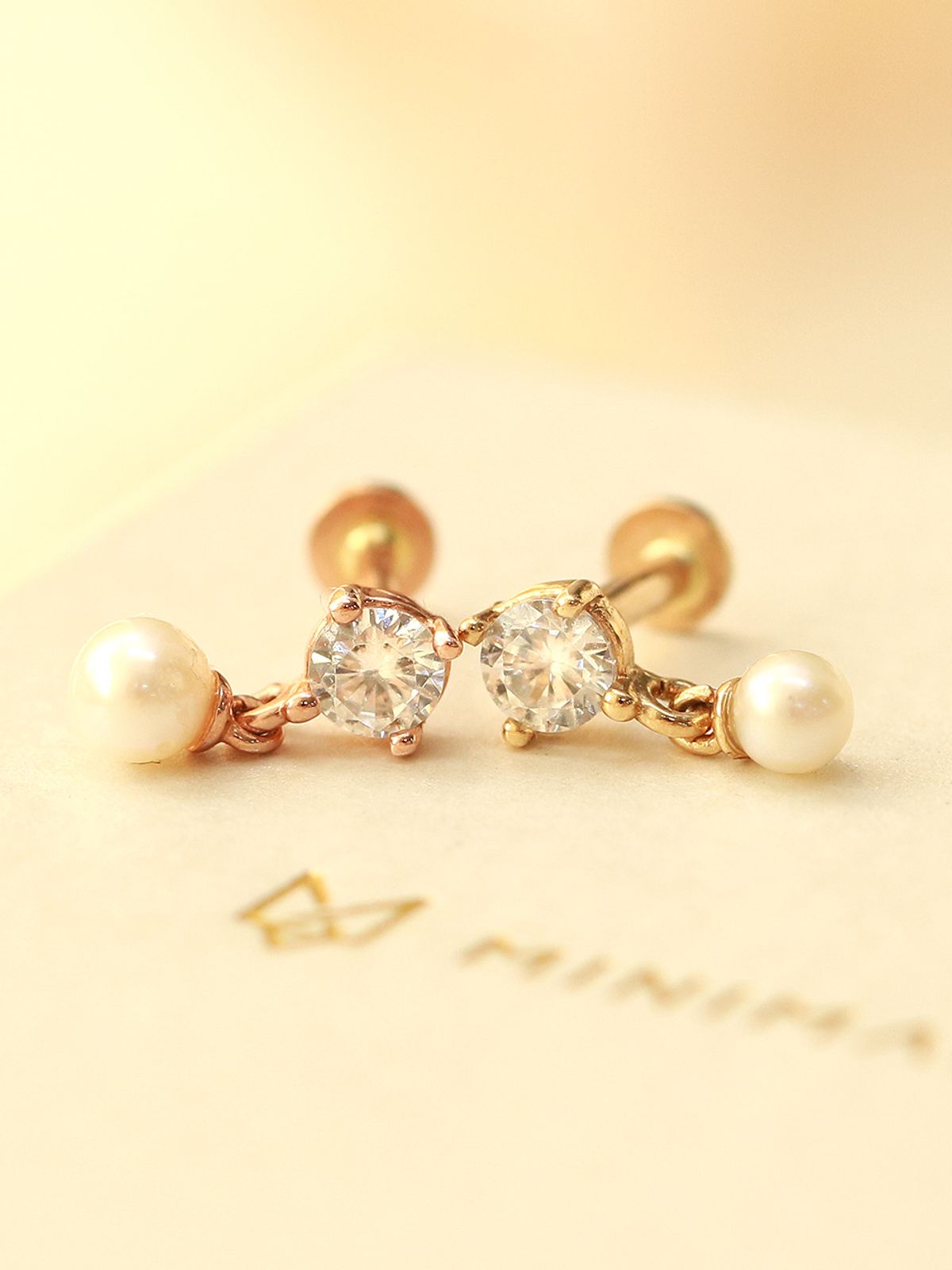 미니멀피어싱(MINIMALPIERCING) 14K 인터널 큐빅 드롭 담수 진주 피어싱