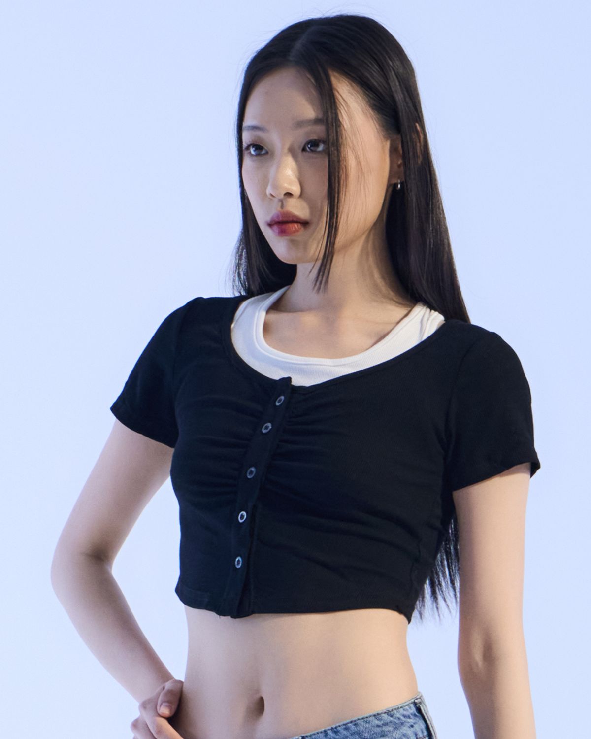 모아(MOAA) Twin Layer Scoop Tee (BLACK)