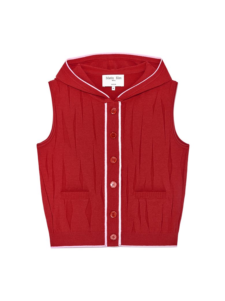 WRINKLE HOODY BUTTON KNIT VEST IN RED