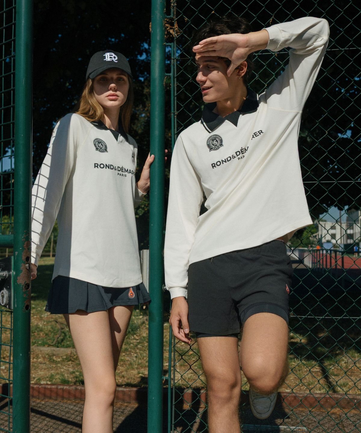론앤디마리(ROND&DÉMARRER) [남녀공용] 블랙라인 메인심볼 포인트 카라 저지 긴팔티셔츠 (아이보리)