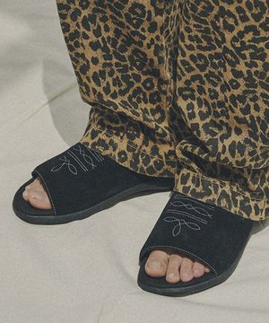 더 스티치 웨스턴 슬라이드 R25M702 (블랙 스웨이드)