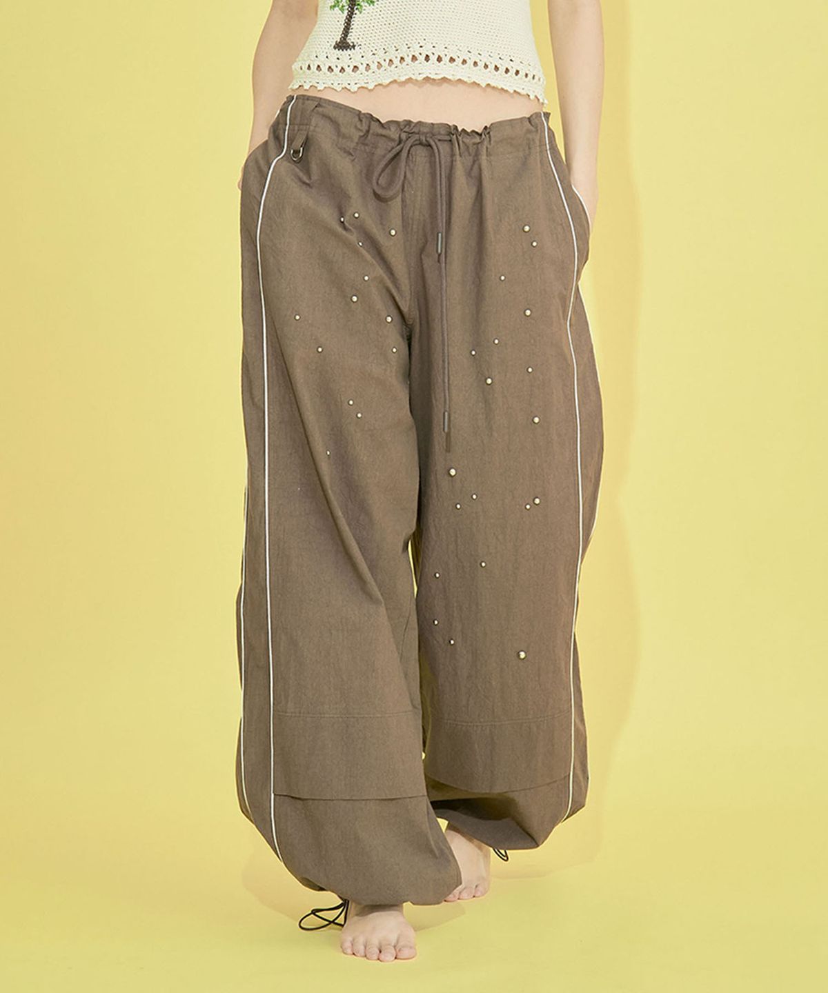 오로지(OROGEE) BOARDING STUD PANTS-BROWN
