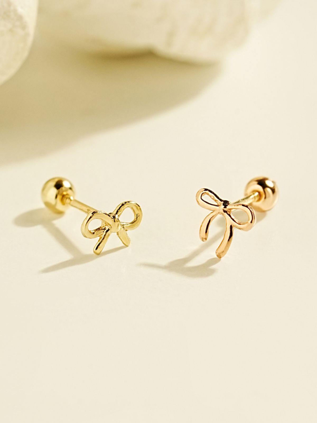 미니멀피어싱(MINIMALPIERCING) 14K 캔디 리본 피어싱 귀걸이
